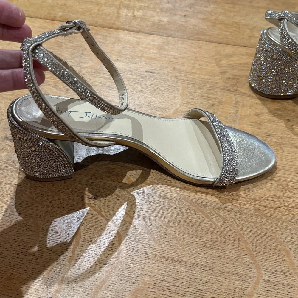 Betsey Johnson Glittering Gold Sandals. Size 9.5 - Picture 6 of 13